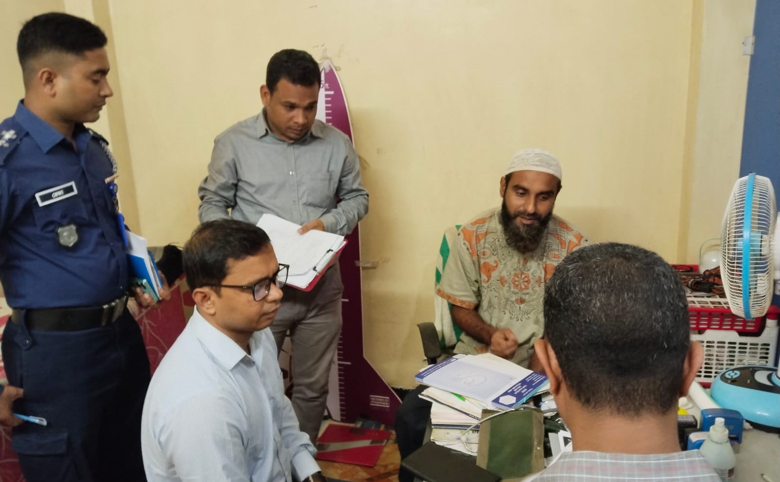 উপজেলার রসুলগঞ্জ বাজারে অভিযান চালিয়ে এক ভুয়া চিকিৎসককে ছয় মাসের বিনাশ্রম কারাদণ্ড। ছবি: সংগৃহীত