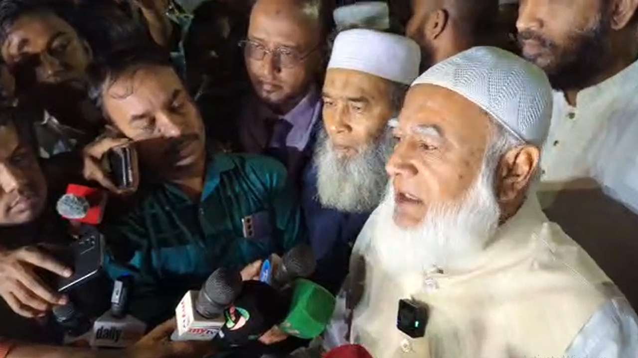 হাদিকে দেখতে হাসপাতালে জামায়াতের আমির,চাইলেন দোয়া