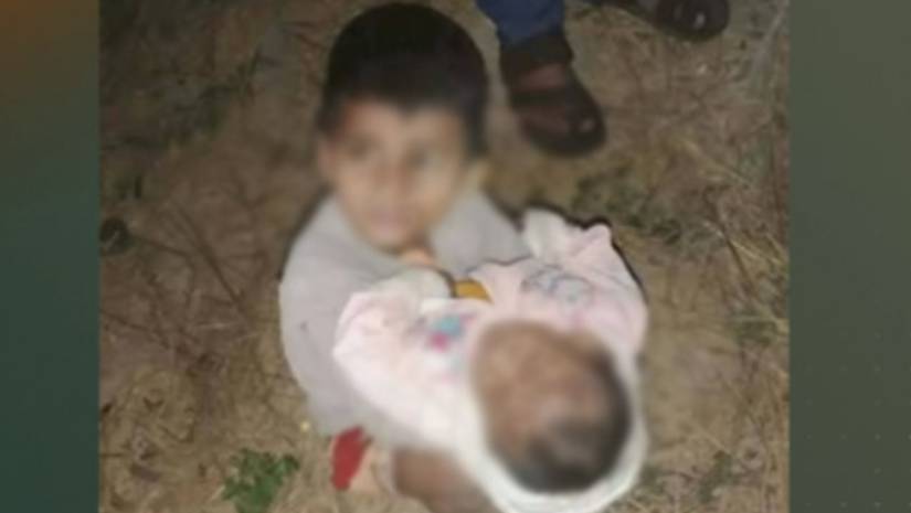 আনোয়ারায় সড়কের পাশে ফেলে যাওয়া দুই শিশুর একজনের মৃত্যু