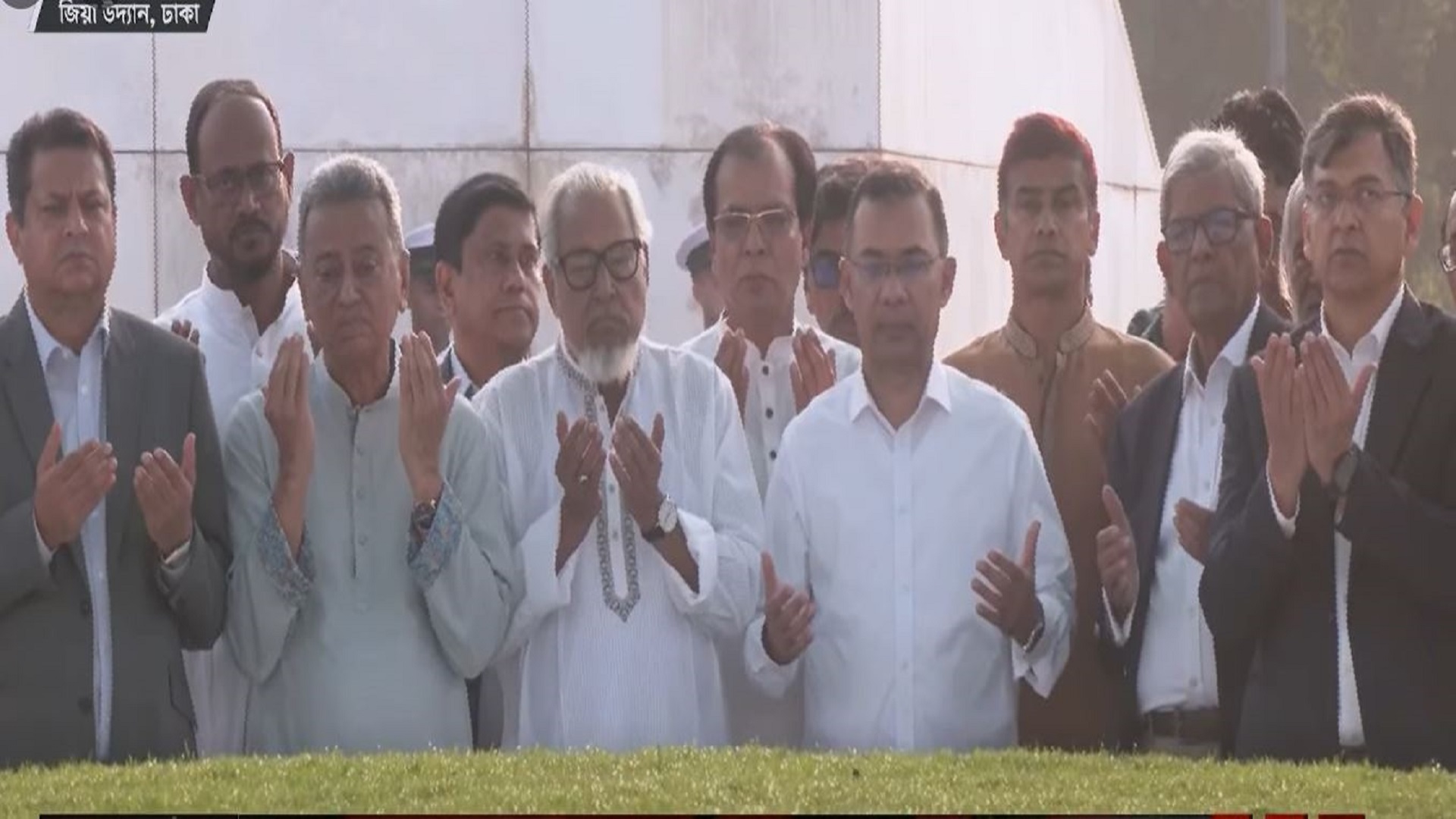 জাতীয় দিবসে স্মৃতিসৌধ থেকে জিয়া সমাধি—তারেক রহমানের শ্রদ্ধা নিবেদন