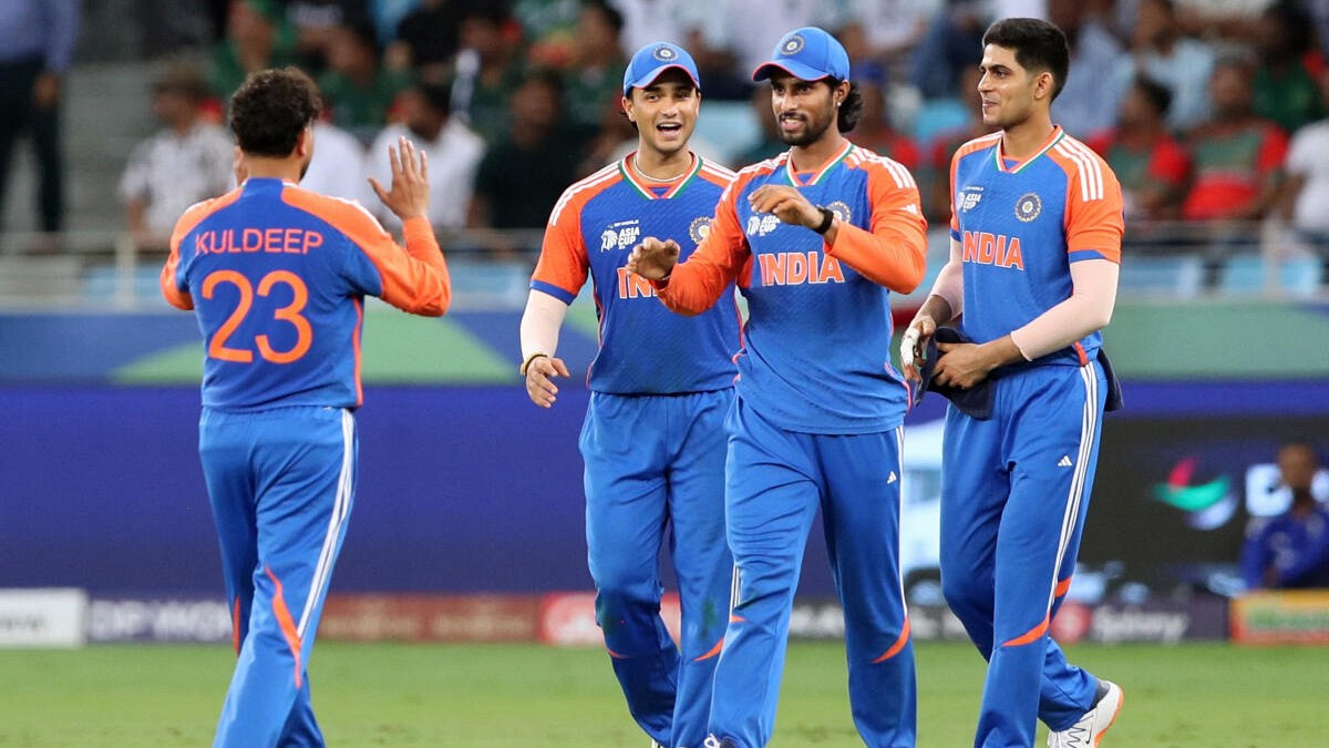 অভিষেক শর্মার ঝড়ো ফিফটির সাহায্যে ভারত ২০২ রানে পৌঁছালো