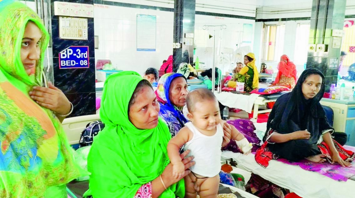 খুলনায় শিশু হাসপাতালে বেড সংকটে ভোগান্তি চরমে