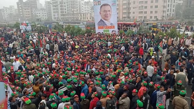 ৩০০ ফিটে তারেক রহমানের গণসংবর্ধনা: সকাল থেকেই স্লোগানে মুখর