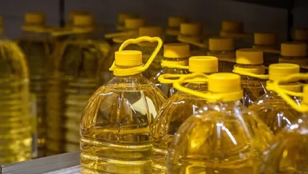 দুই কোটি লিটারের বেশি সয়াবিন তেল কেনার অনুমোদন: অর্থ উপদেষ্টা