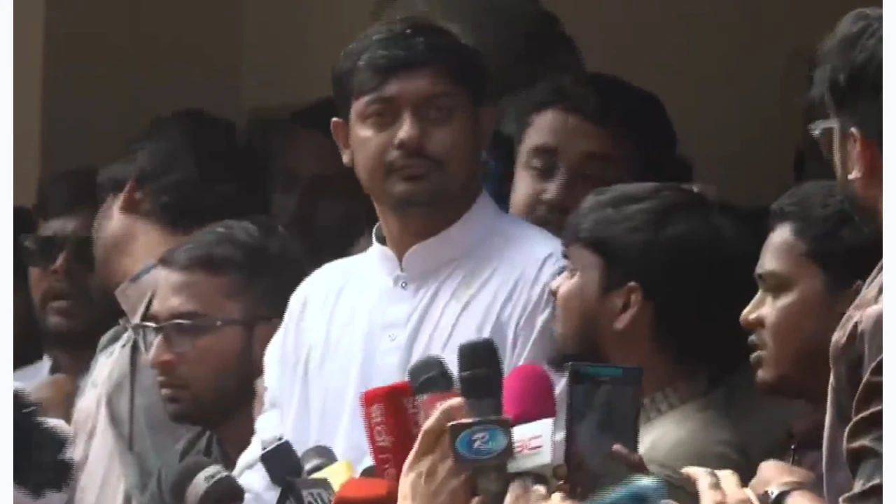 নির্বাচনী প্রচারণায় নাসীরুদ্দীনের ওপর ফের ডিম নিক্ষেপ