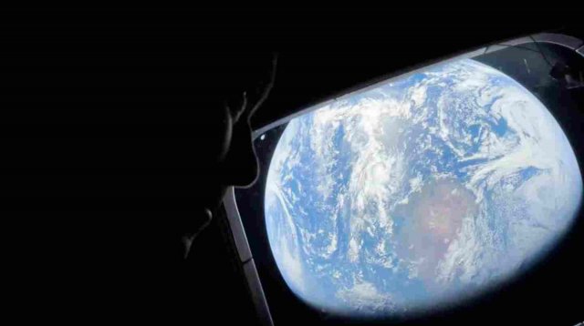 পৃথিবী থেকে মানুষের সবচেয়ে দূরের ভ্রমণের নতুন রেকর্ড