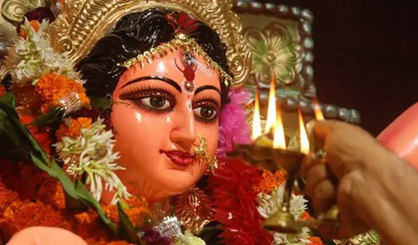 আজ ষষ্ঠী: দেবী দুর্গার আগমনে শুরু দুর্গোৎসব