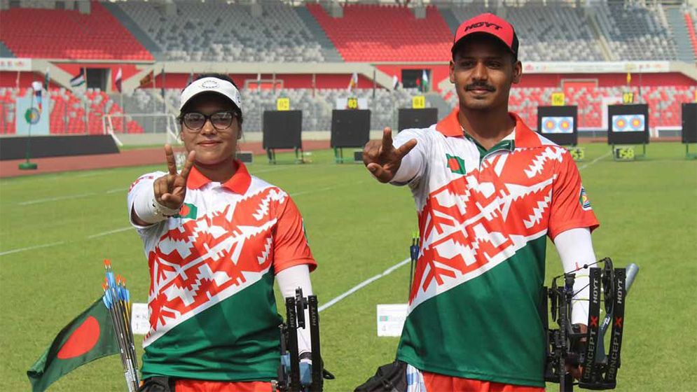 কম্পাউন্ড মিক্সড টিমে রৌপ্য জিতলো হিমু-বন্যা