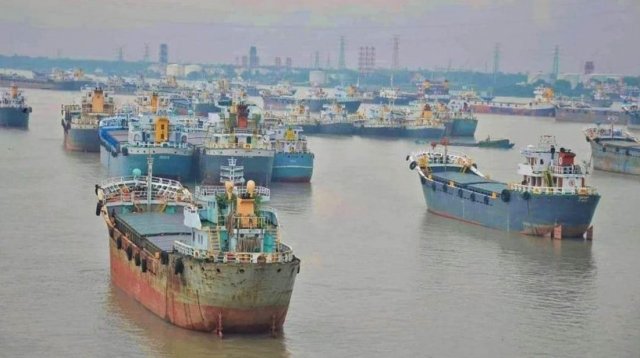 পরপর ডিজেলবাহী জাহাজ চট্টগ্রামে, জ্বালানি পরিস্থিতি স্বাভাবিকের পথে