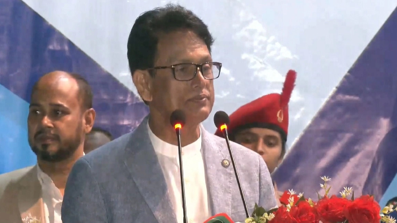 শিক্ষামন্ত্রী বললেন- ‌‌‘আমিও অনলাইন ক্লাস চাই না, কিন্তু পৃথিবী চায়’