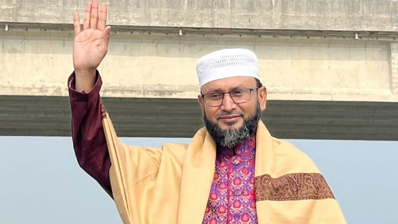 ডিগ্রিধারী না হয়েও ‘ডা.’ পদবি ব্যবহার, ফেনী-৩ আসনে জামায়াত প্রার্থীকে শোকজ