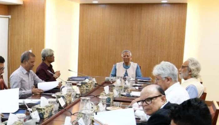 শপথ অনুষ্ঠানে যাবেন উপদেষ্টারা, ফিরবেন পতাকাবিহীন গাড়িতে