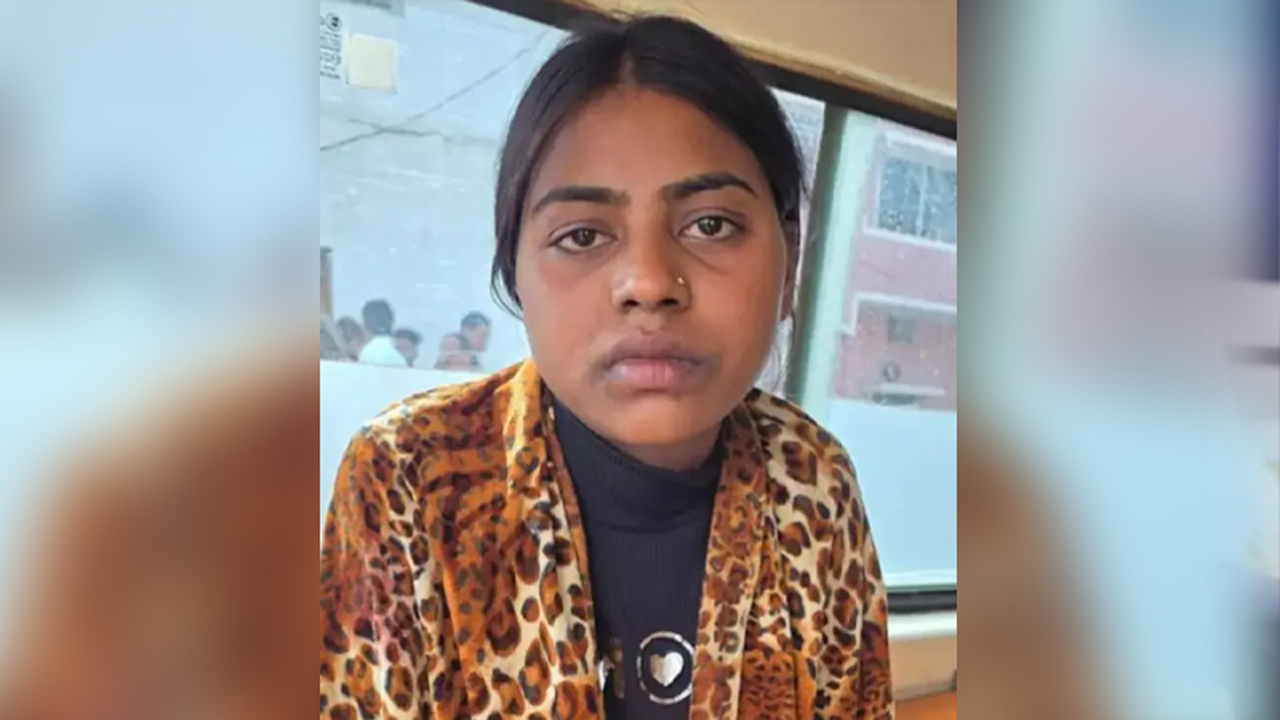 মোবাইল ফোনে ব্লক করায় প্রেমিককে ছুরিকাঘাতে হত্যা, তরুণী গ্রেপ্তার