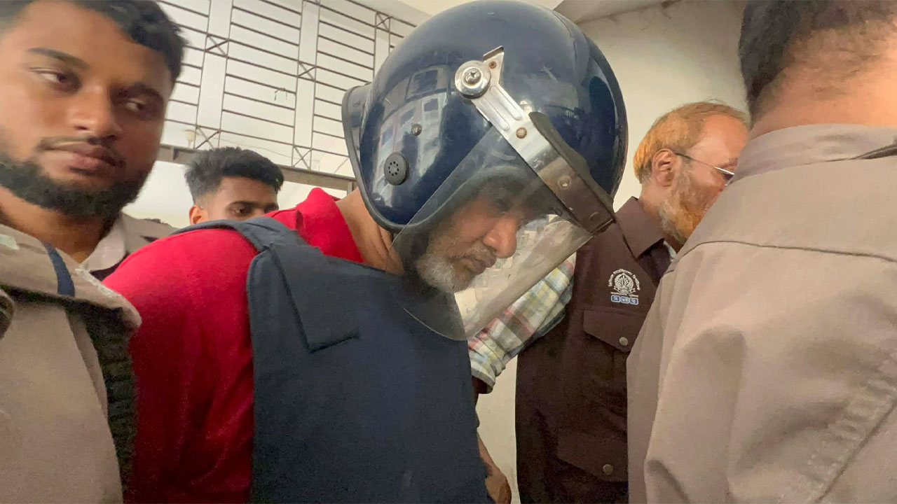 হাদি হত্যায় ব্যবহৃত অস্ত্র বিক্রেতা হেলাল ৩ দিনের রিমান্ডে