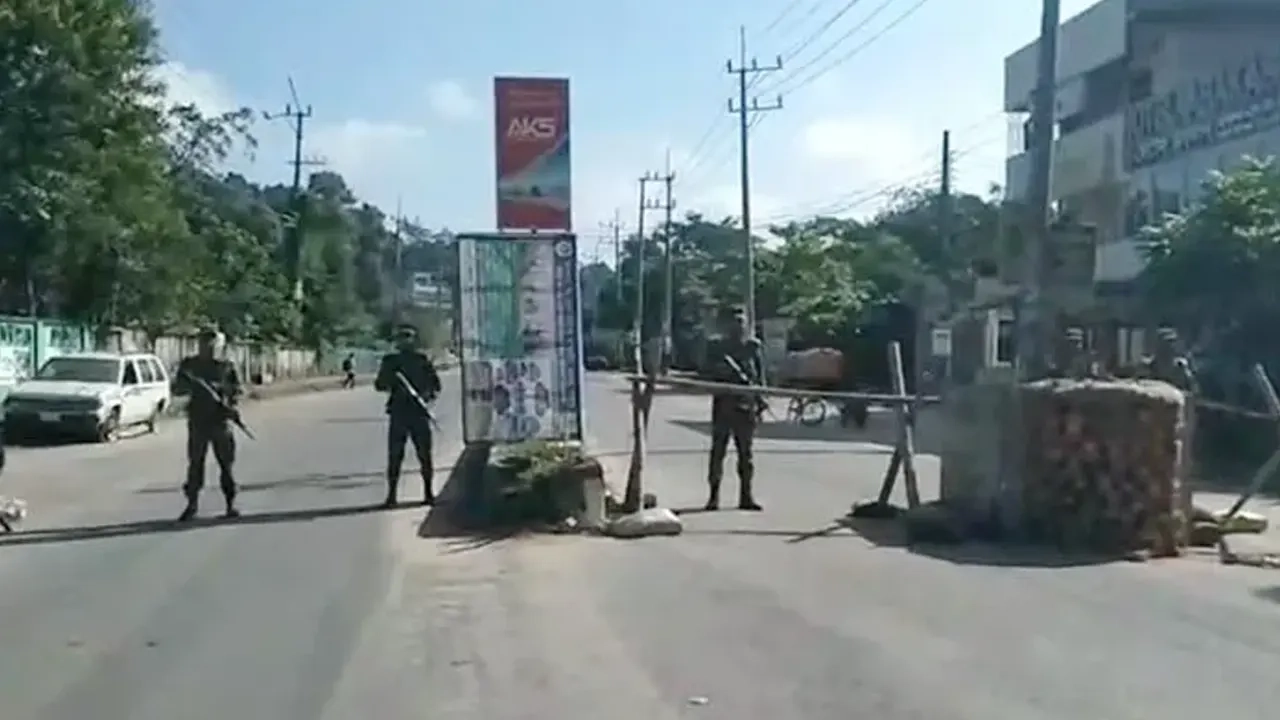 খাগড়াছড়িতে উত্তপ্ত পরিস্থিতি, সড়ক অবরোধ ও নিরাপত্তা জোরদার