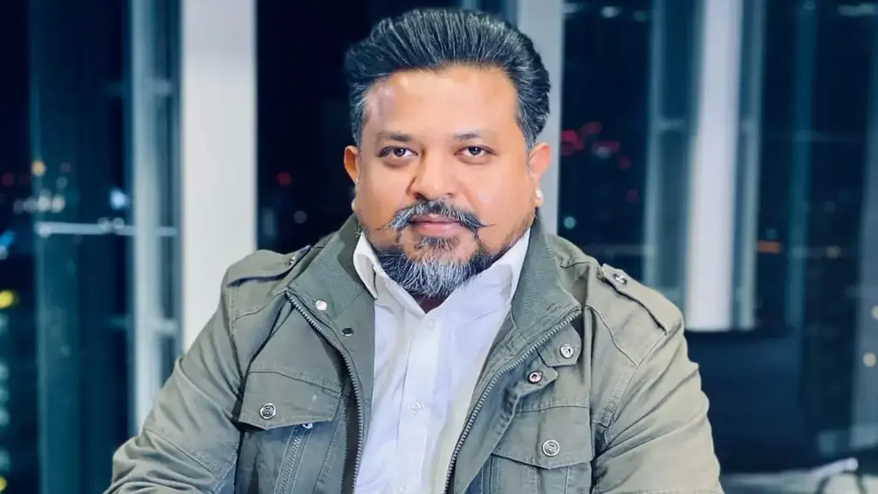 দুই উপদেষ্টার দেশত্যাগ নিয়ে জুলকারনাইনের স্ট্যাটাস