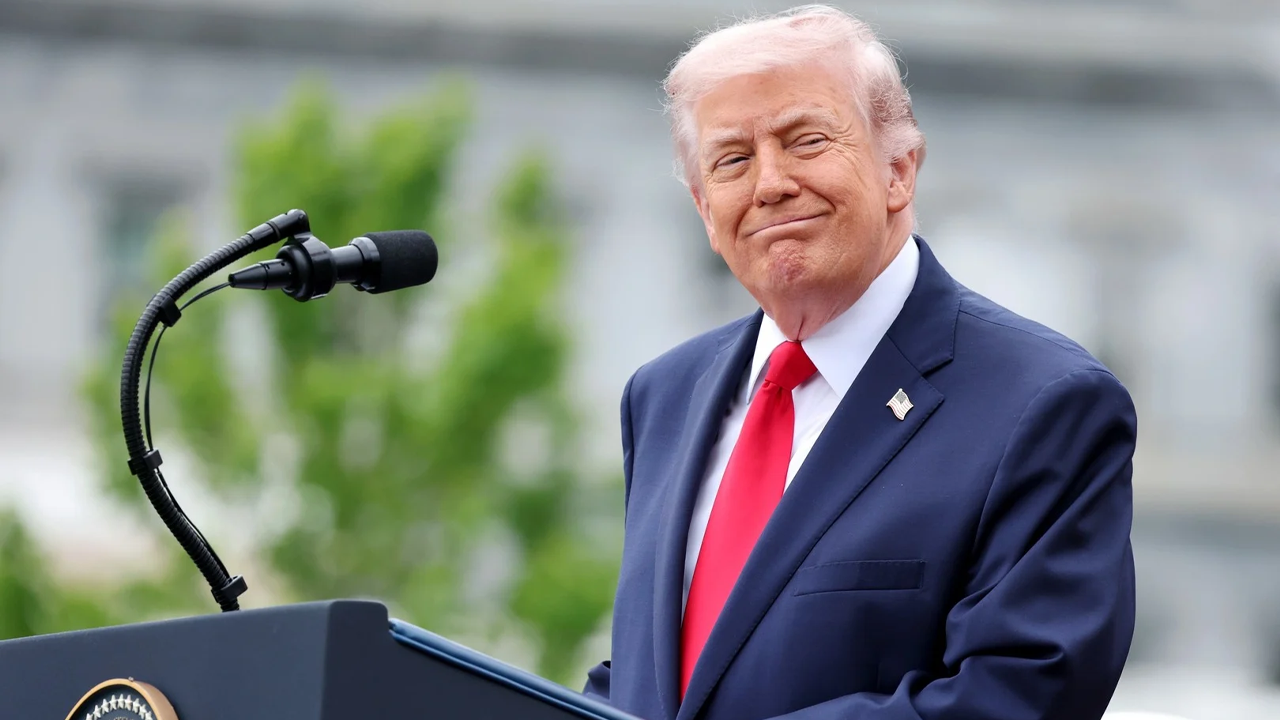 ইরানকে সামরিকভাবে পরাজিত করার দাবি ট্রাম্পের