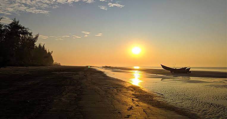 সমুদ্রকন্যা কুয়াকাটা: একই স্থানে সূর্যোদয় ও সূর্যাস্তের অপূর্ব সৌন্দর্য