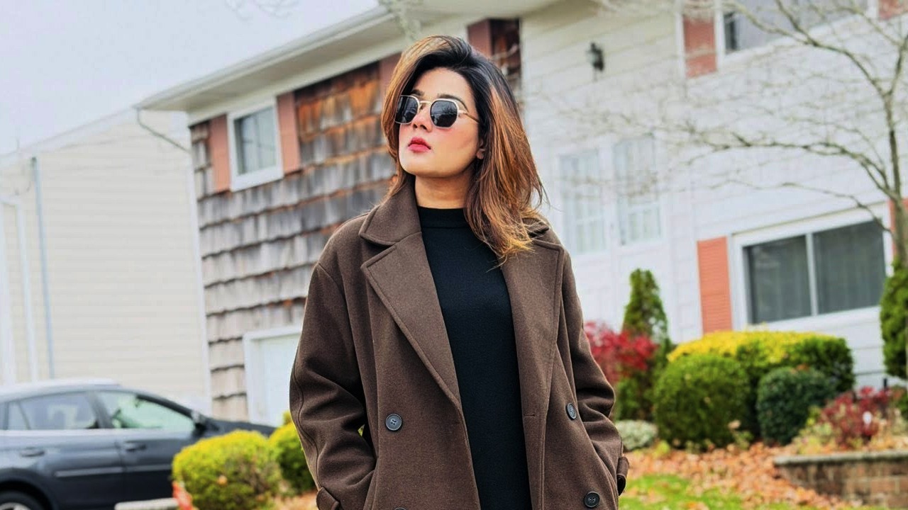 মাহিয়া মাহির রহস্যময় পোস্ট: “আমার রূহ ভারতে আর আমি আমেরিকায়”