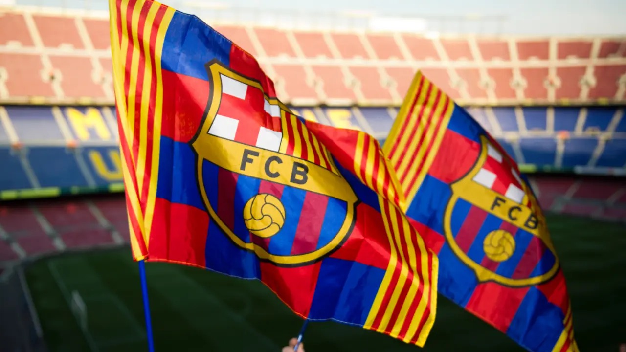 বার্সেলোনা ঋণজনিত ঝুঁকি নিয়ে সমালোচনার মুখে