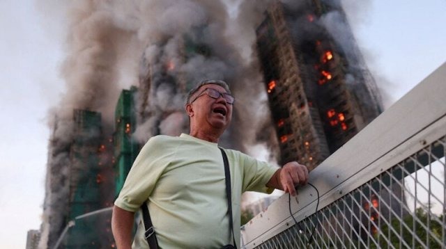 ২৪ ঘণ্টায়ও থামেনি হংকংয়ের আগুন