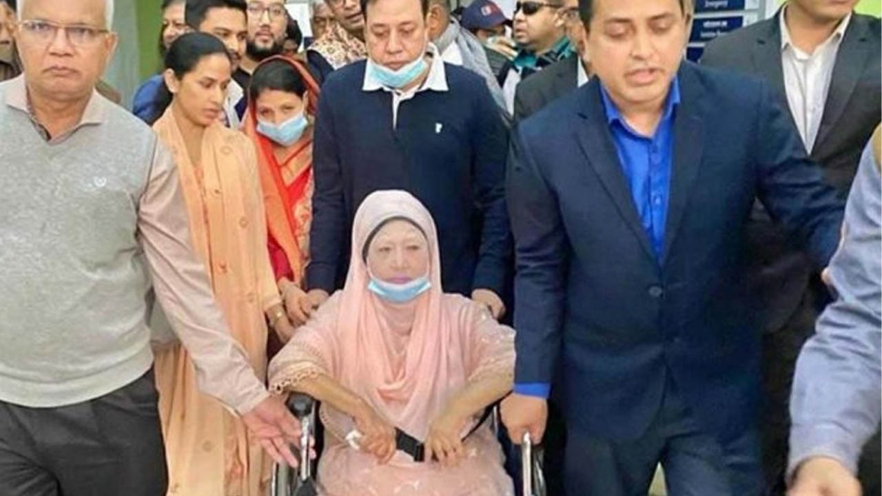 খালেদা জিয়ার সফরসঙ্গী হচ্ছেন ১৪ জন