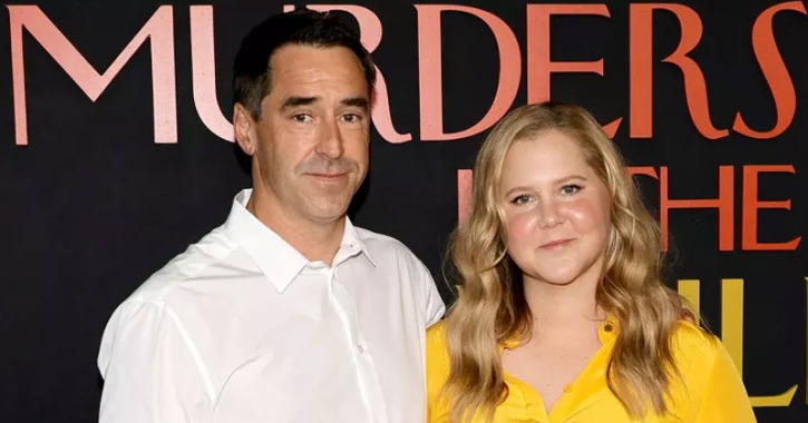 অভিনেত্রী অ্যামি শুমার ও স্বামী ক্রিস ফিশারের দাম্পত্য জীবনের ইতি টানলেন