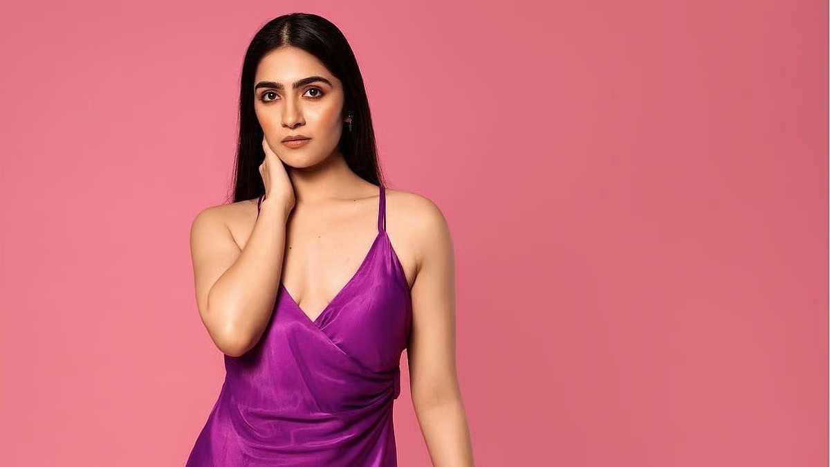 দক্ষিণী সাফল্যের পর বলিউডে রুক্মিণী বসন্তের নতুন যাত্রা