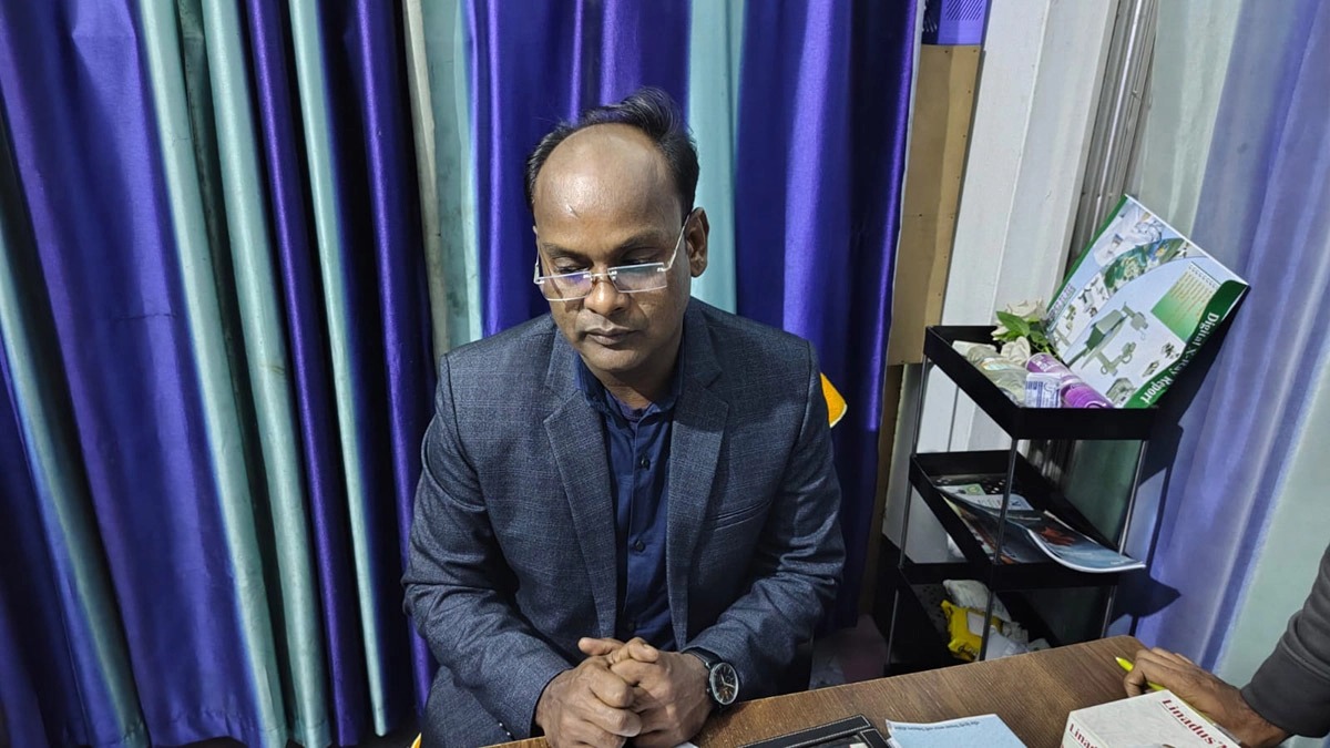 বাগাতিপাড়ায় এনসিপি নেতার ডায়াগনস্টিক থেকে ভুয়া ডাক্তার আটক