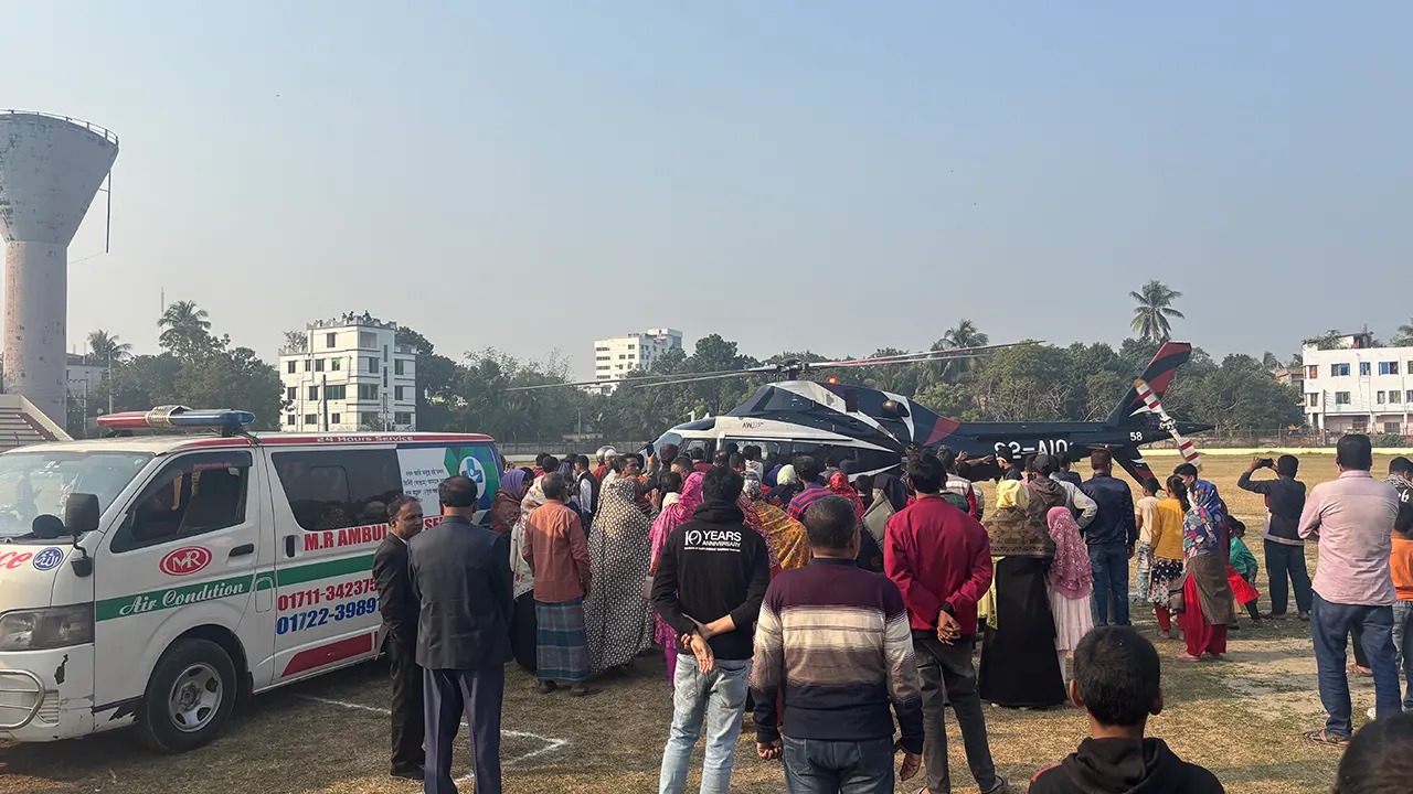 হেলিকপ্টারে ঢাকায় নেওয়া হয়েছে সাতক্ষীরা-২ আসনের  প্রার্থী আশরাফুজ্জামান আশুকে