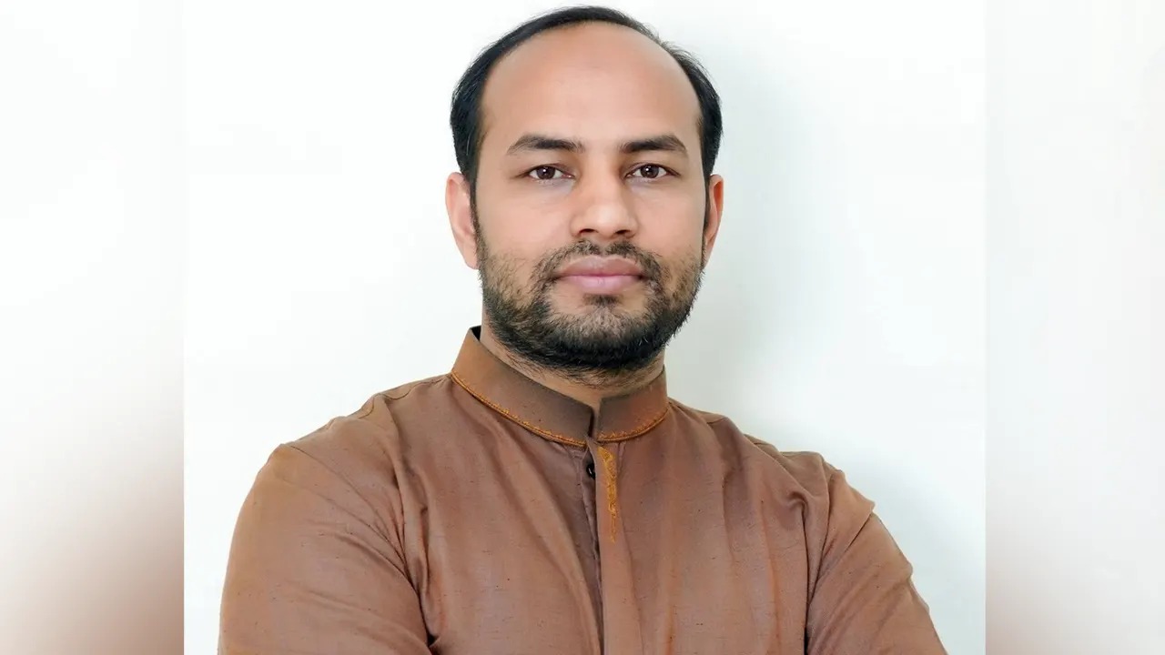 এনসিপির আরও এক নেতা নির্বাচন থেকে সরে দাঁড়ালেন