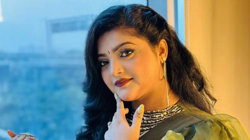 দাম্পত্য জীবনের ইতি টানলেন জনপ্রিয় লোকসংগীত শিল্পী সালমা