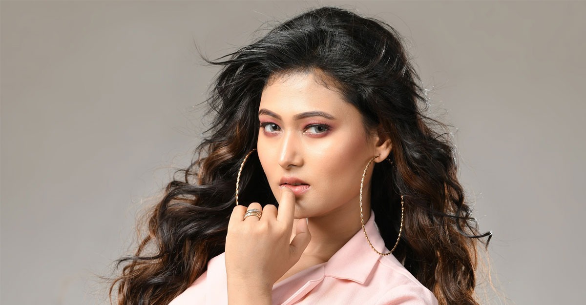 নতুন বছরে জোড়া সুখবর দিলেন অধরা