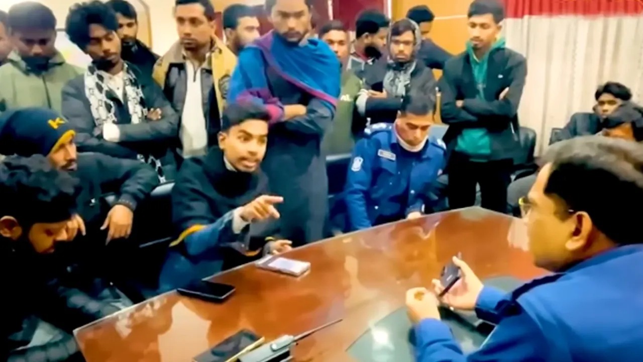 ওসিকে প্রকাশ্যে হুমকি,বৈষম্যবিরোধী সেই নেতাকে শোকজ