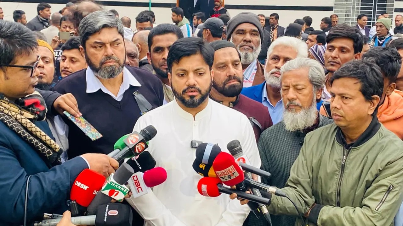 আইপিএল সম্প্রচার বন্ধ: বিএনপির প্রার্থী ইশরাকের সরকারকে প্রশংসা