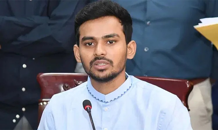 চিহ্নিত সন্ত্রাসীদের বাইরে রেখে সুষ্ঠু নির্বাচন সম্ভব নয়:আসিফ