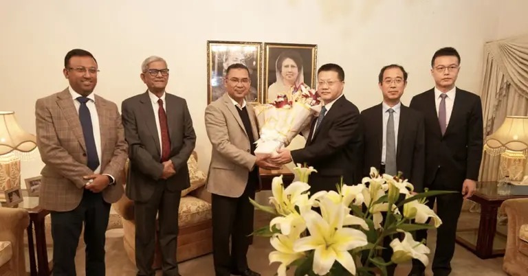 তারেক রহমানের সঙ্গে চীনের রাষ্ট্রদূতের সৌজন্য সাক্ষাৎ