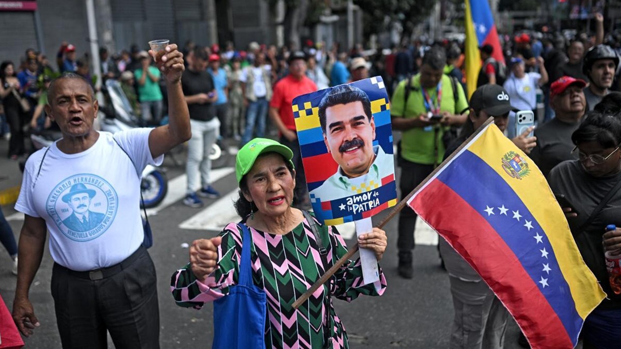 “আমরা মরব, তবু দাসত্ব মানব না”