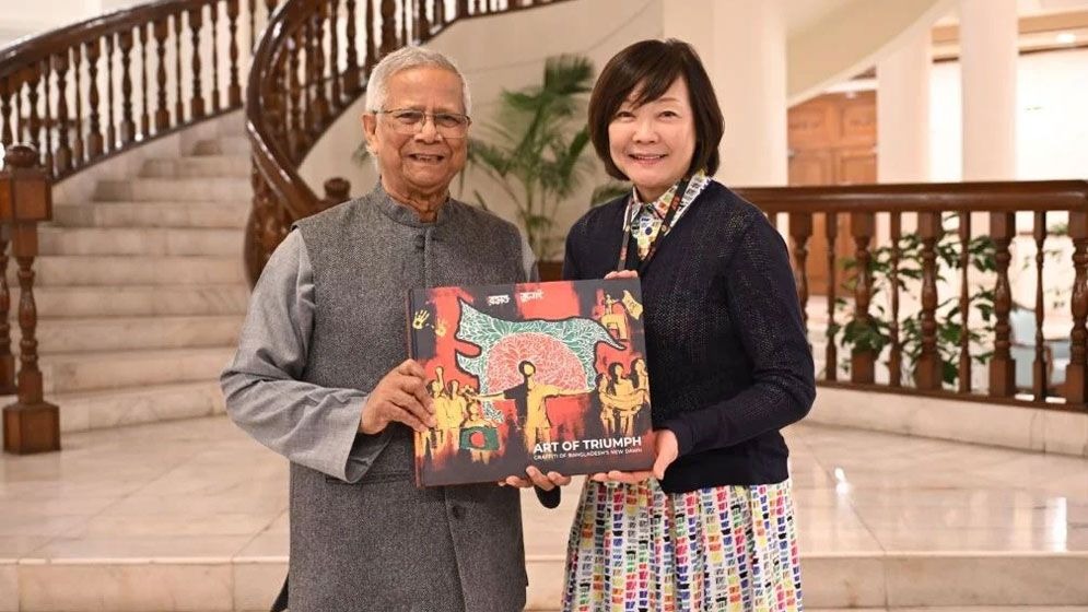 প্রধান উপদেষ্টার সঙ্গে সাক্ষাৎ করলেন জাপানের সাবেক প্রধানমন্ত্রীর স্ত্রী