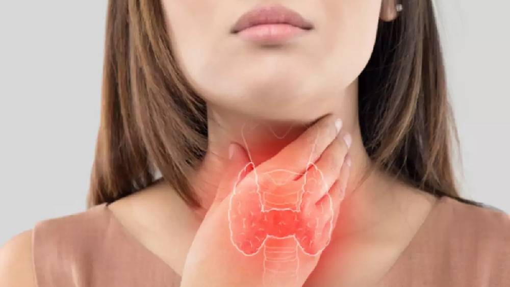 থাইরয়েড ক্যানসারের ঝুঁকি,এই ৬ লক্ষণ দেখলেই সতর্ক হোন
