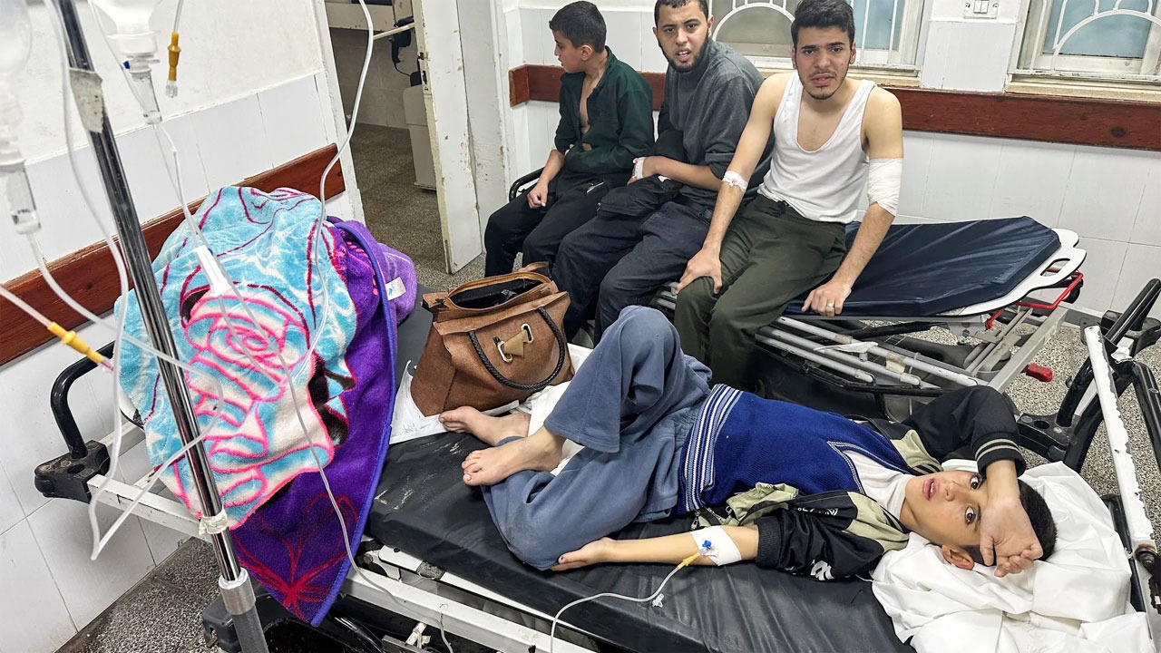 যুদ্ধবিধ্বস্ত গাজায় ছড়িয়ে পড়ছে রহস্যময় শ্বাসতন্ত্রের ভাইরাস