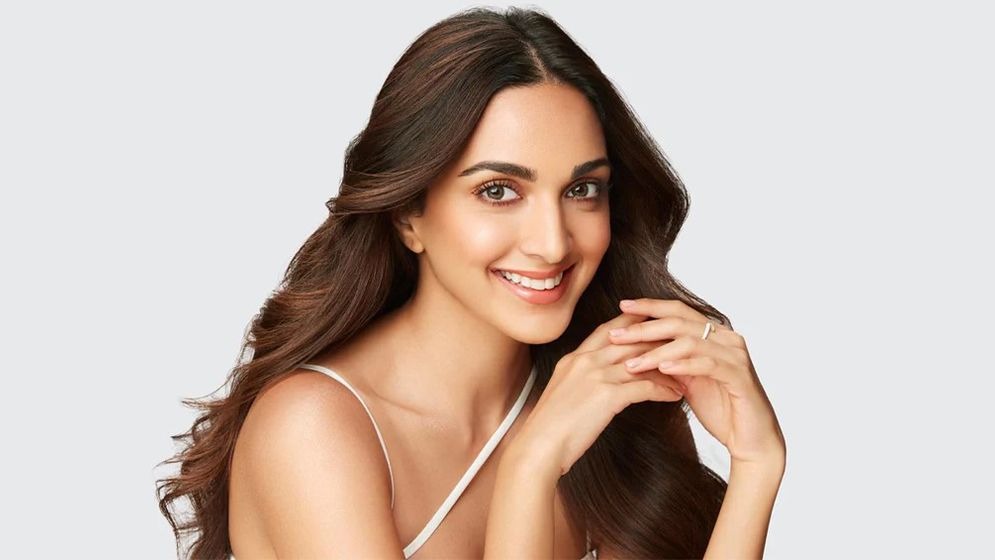 বিমানে আসন বিতর্কে কিয়ারা আদভানির বিরুদ্ধে রূঢ় আচরণের অভিযোগ