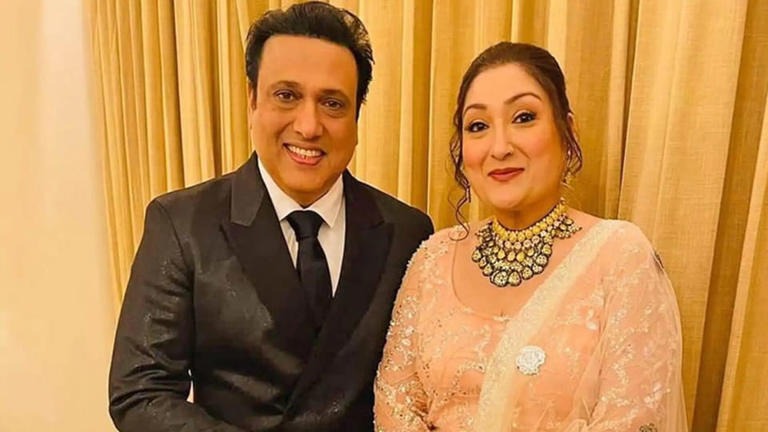 গোবিন্দকে ‘সুগারড্যাডি’ বললেন স্ত্রী সুনীতা