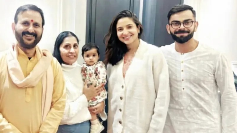 লন্ডনে একান্তে পূজা উদযাপন করলেন বিরাট কোহলি ও অনুষ্কা শর্মা