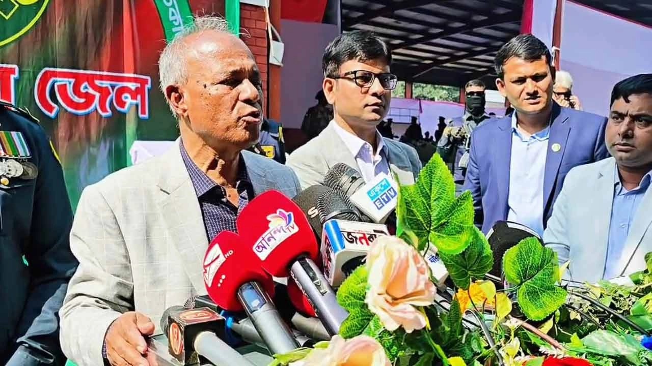 নির্বাচন ভণ্ডুল হওয়ার কোনো সম্ভাবনা নেই, জঙ্গি-সন্ত্রাসীরা বিভিন্ন দেশে পালিয়ে গেছে : স্বরাষ্ট্র উপদেষ্টা