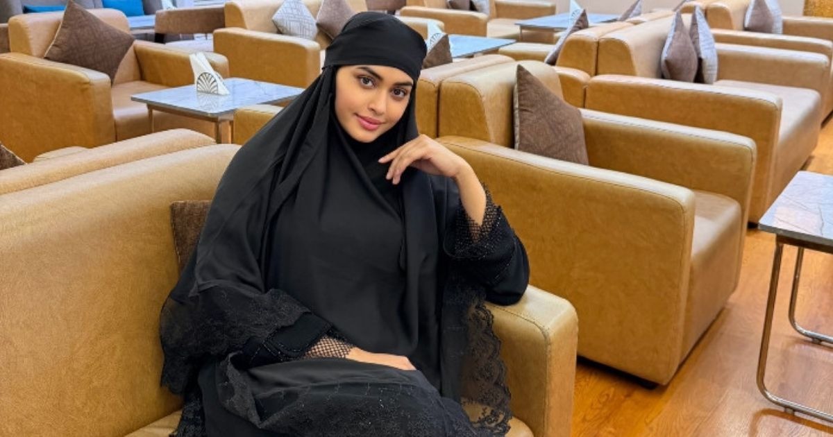 ওমরাহ পালন করছেন মডেল ও অভিনেত্রী মারিয়া মিম