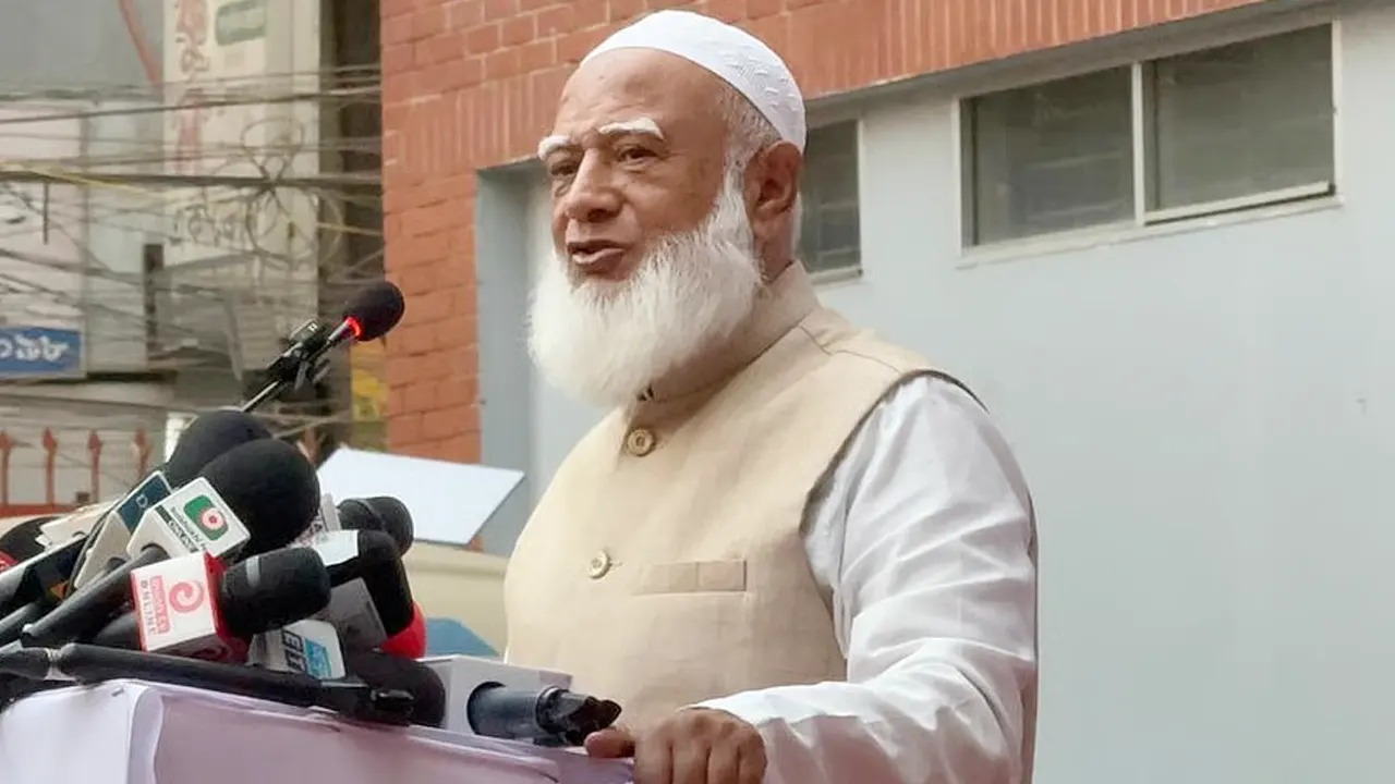 “আমরা ছেড়ে যাইনি, অন্তত তিনটি মন্ত্রণালয় বাঁচুক”