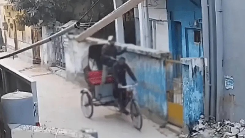 মাথায় আঘাতপ্রাপ্ত অটোরিকশাচালক রনির দু’দিনেও জ্ঞান ফেরেনি