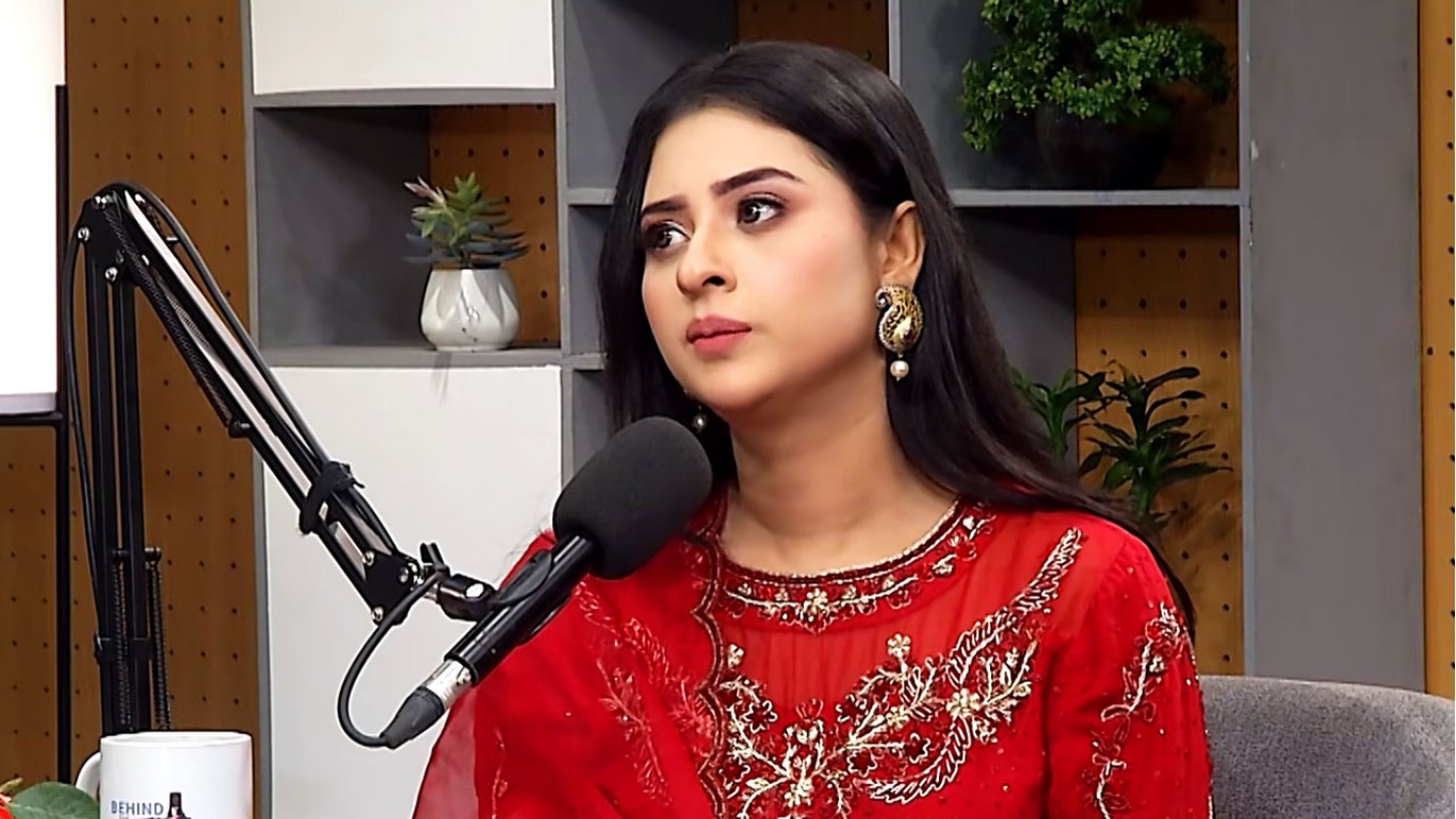 শবনম বুবলী মাতৃত্বের স্মৃতিতে আবেগপ্রবণ, পডকাস্টে কান্নাজড়িত কণ্ঠ