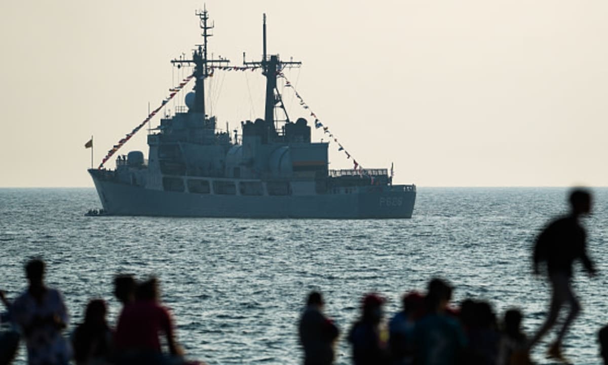 শ্রীলঙ্কার উপকূলে ইরানি যুদ্ধজাহাজ ডুবে নিখোঁজ ১০১